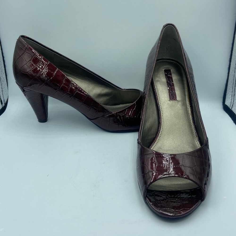 Bandolino Amoire Women Burgandy Red Snake Print Open Toe Heel Shoe Size 8.5M